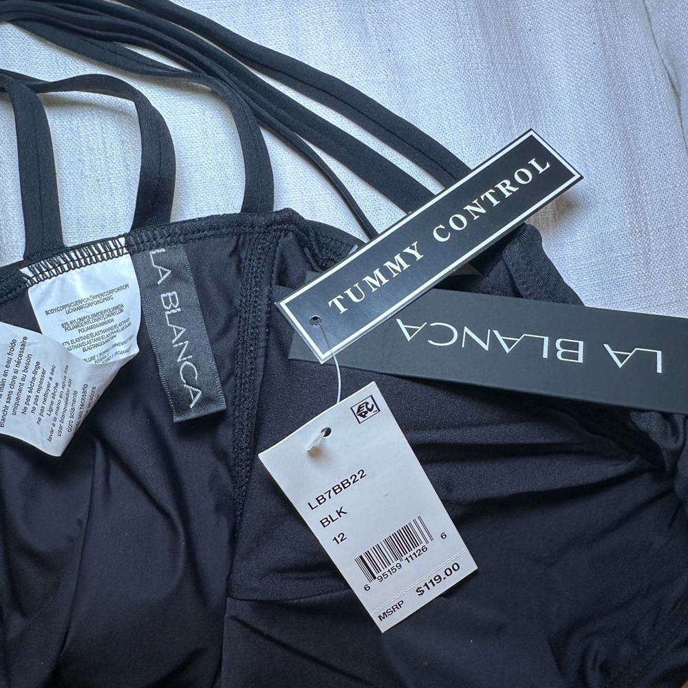 La Blanca NWT Nailed It Multi-Strap Cross-Back Classic Black One Piece Swimsuit - Picture 6 of 10
